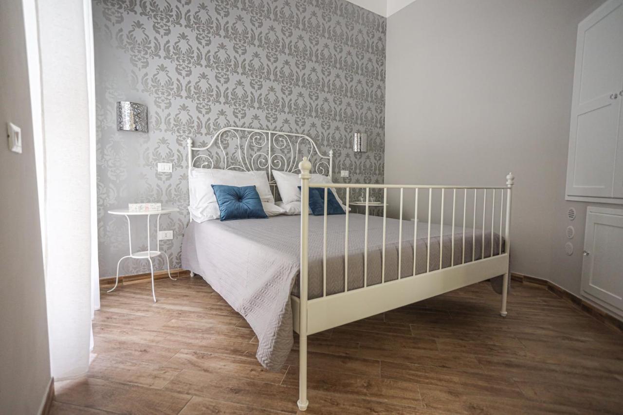 B&B La Fenice Suite Salerno Zewnętrze zdjęcie
