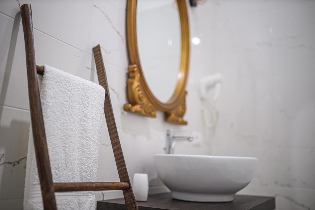 B&B La Fenice Suite Salerno Zewnętrze zdjęcie